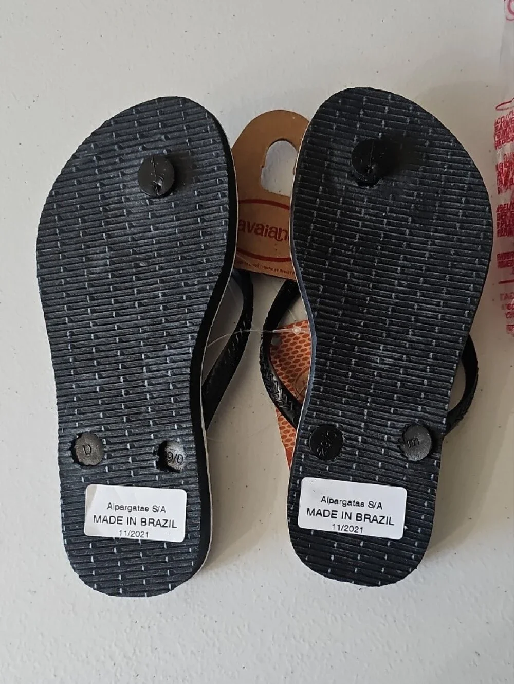 Havaianas Leopard Print Flip Flops - Black, Yellow, White